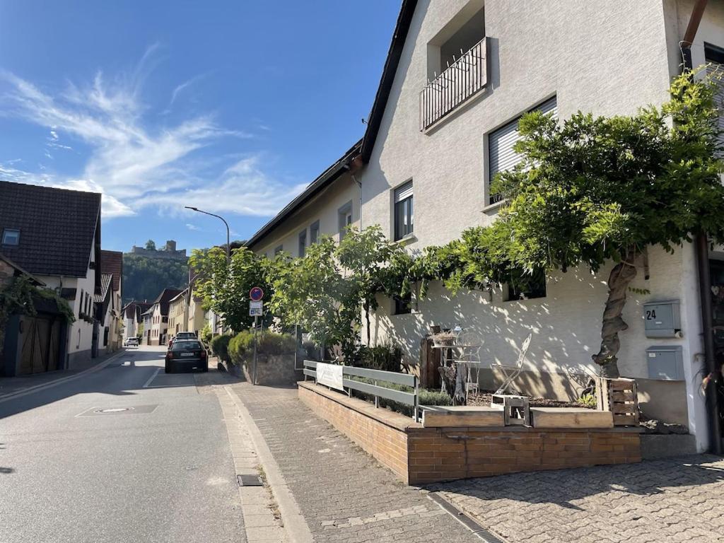 Modern Holiday Apartment In The Heart Of Klingenmünster מראה חיצוני תמונה